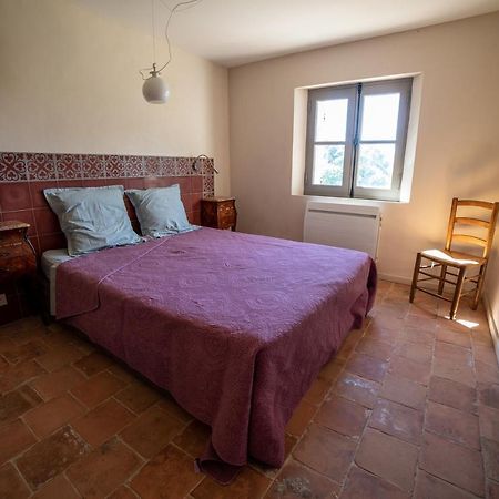 Domaine Les Perpetus Villa La Tour-dʼAigues Екстериор снимка