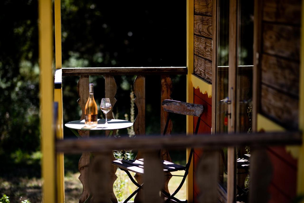 Domaine Les Perpetus Villa La Tour-dʼAigues Екстериор снимка