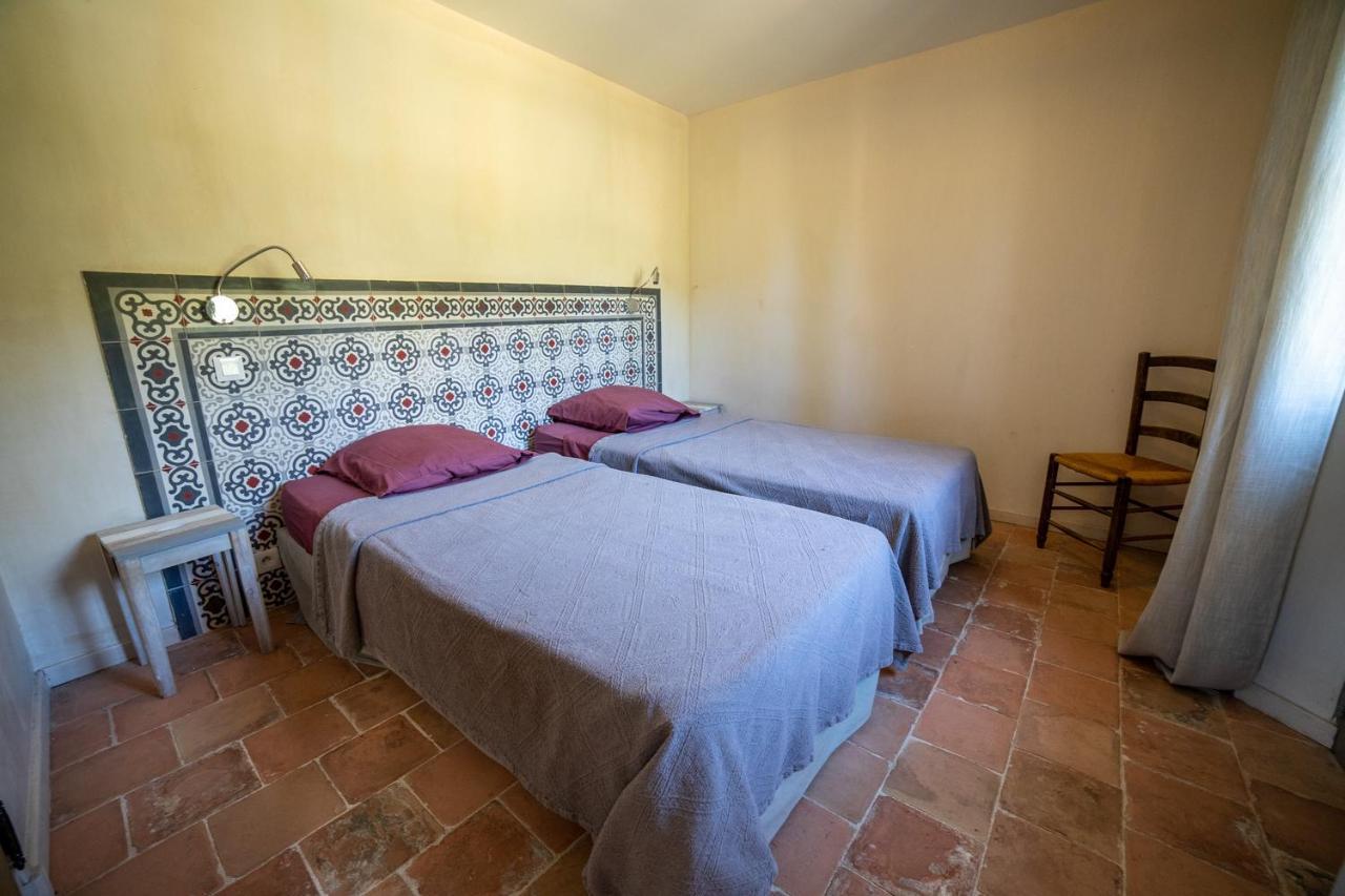 Domaine Les Perpetus Villa La Tour-dʼAigues Екстериор снимка