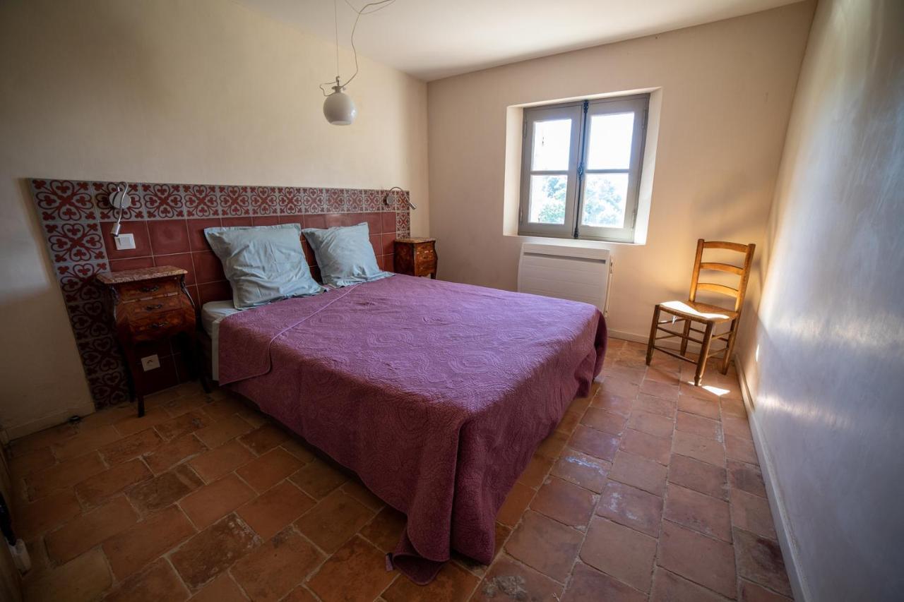 Domaine Les Perpetus Villa La Tour-dʼAigues Екстериор снимка