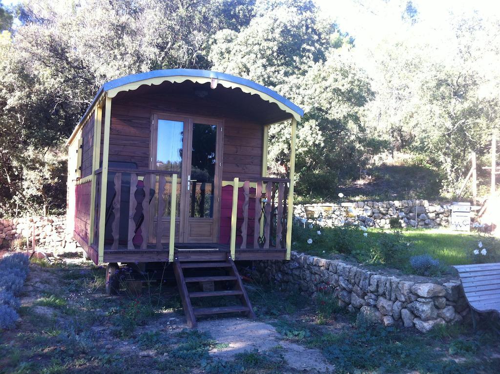 Domaine Les Perpetus Villa La Tour-dʼAigues Екстериор снимка